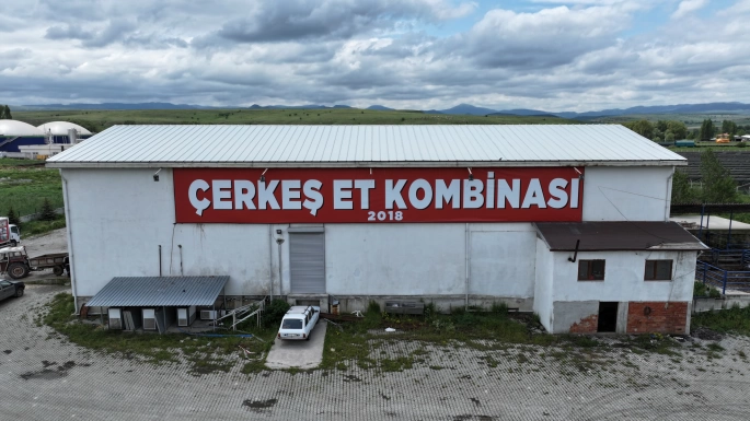ÇERKEŞ BELEDİYESİ ET KOMBİNASI KURBAN BAYRAMINA HAZIR
