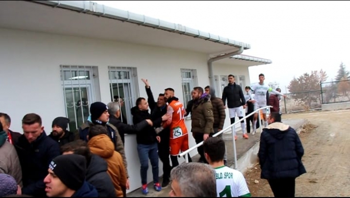 ÇERKEŞ BELEDİYESPOR'A ÇİRKİN SALDIRI!