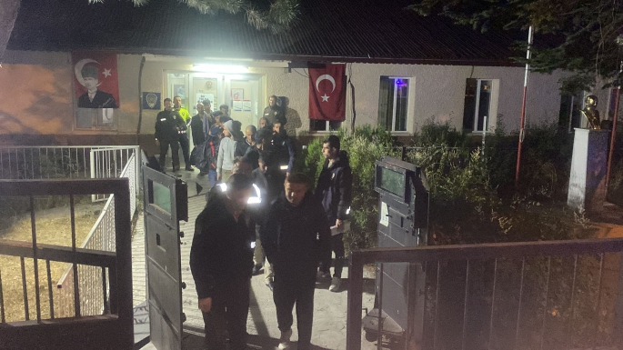 ÇERKEŞ'TE KAÇAK GÖÇMENLER YAKALANDI