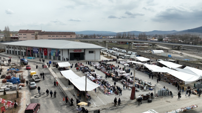 ÇERKEŞ'TE KAPALI PAZAR YERİ HİZMETE AÇILDI