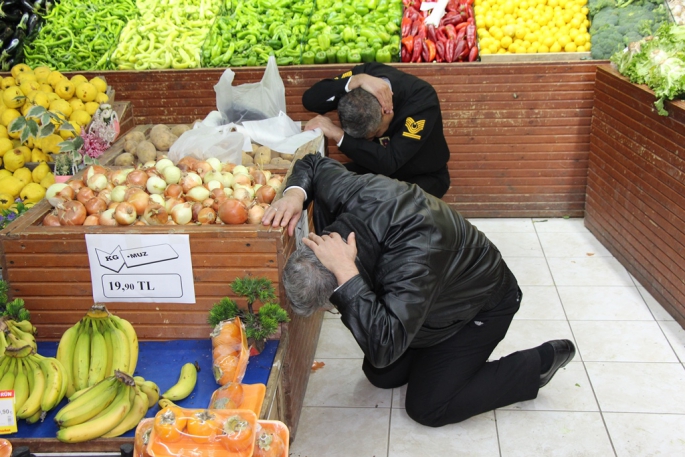 Çök-Kapan-Hayata Tutun Deprem Anı Tatbikatı