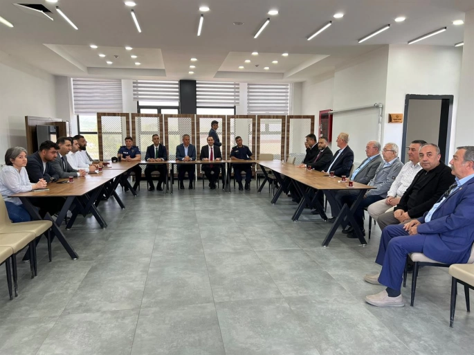 İLÇE PROTOKOLÜ BAYRAMLAŞMA PROGRAMINDA BİR ARAYA GELDİ
