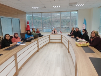 GÖNÜLLÜ ÖĞRETMENLER GÖRME ENGELLİLER İÇİN BİR ARAYA GELDİ
