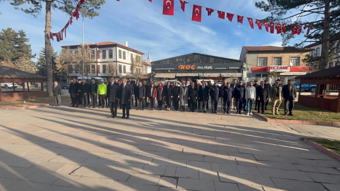ULU ÖNDER ATATÜRK VEFATININ YILDÖNÜMÜNDE ANILDI