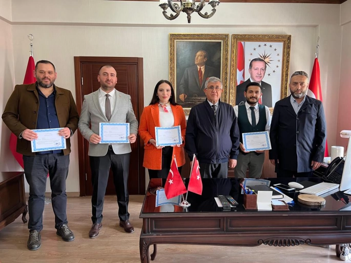 VATANDAŞLARI MEST EDEN ÖĞRETMENLERE VALİ'DEN ÖDÜL!